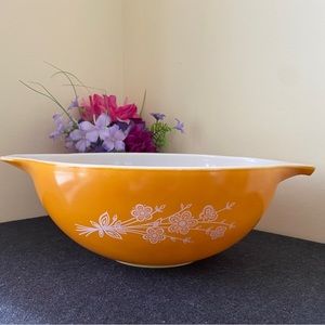 Vintage Pyrex Butterfly Gold Cinderella Bowl Yellow Large #444 4qt.